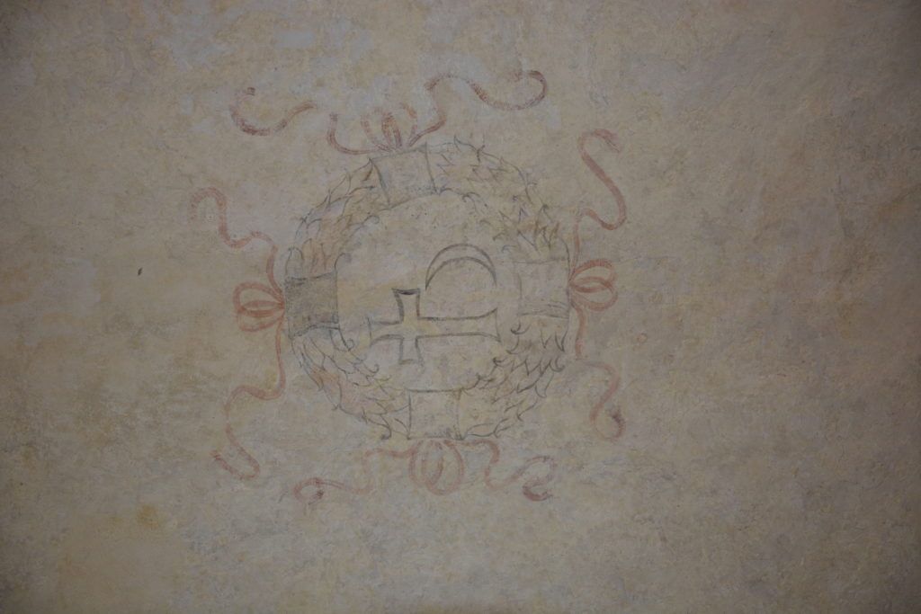 Są to najstarsze znane obecnie na Podkarpaciu malowidła ścienne o tematyce świeckiej. 